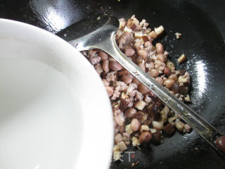 肉末花生米香菇酱的做法步骤：6