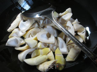 香菇烧雷笋的做法步骤：4