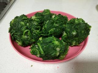 荠菜水煎包的做法步骤：2