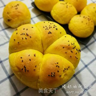 淡奶油南瓜餐包的做法步骤：10