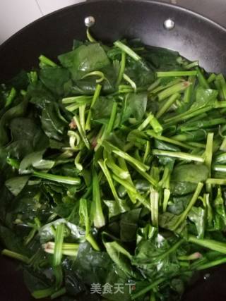 芝麻酱拌菠菜的做法步骤：3