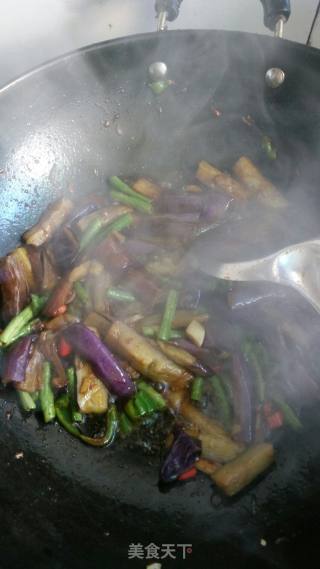 茄子炒缸豆的做法步骤：2
