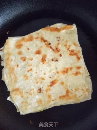 馄饨皮版葱油饼的做法步骤：10