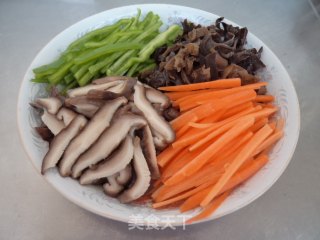多彩鸭丝的做法步骤：5