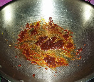 豆瓣酱芦笋炒咸肉的做法步骤：12