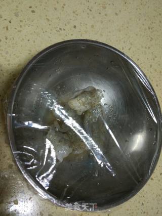 青豆胡萝卜虾仁炒米饭的做法步骤：2