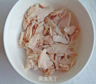 金枪鱼薄底披萨的做法步骤：5
