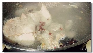 羊肉菌菇汤锅的做法步骤：5