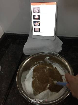 草莓奶油蛋糕卷的做法步骤：4