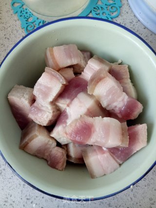 香菇红烧肉的做法步骤：4