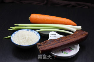 腊肉焖饭的做法步骤：1