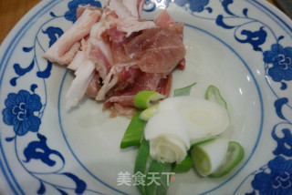 肉炒青蒜的做法步骤：2