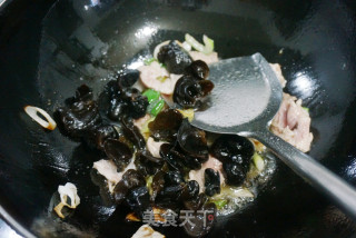 肉炒青蒜的做法步骤：4