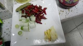 土豆烧五花肉的做法步骤：2