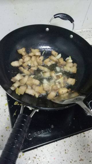 土豆烧五花肉的做法步骤：3