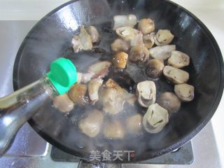 青菜草菇炒肉片的做法步骤：4