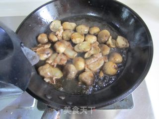 青菜草菇炒肉片的做法步骤：5