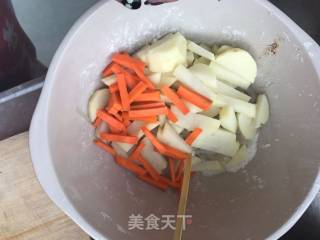 猪肉土豆蒸菜的做法步骤：3