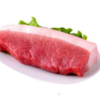 蒜苗回锅肉的做法步骤：1
