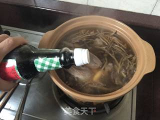 猪舌茶树菇汤的做法步骤：8