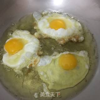 糖醋炸蛋的做法步骤：3