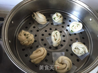 野葱花卷的做法步骤：14