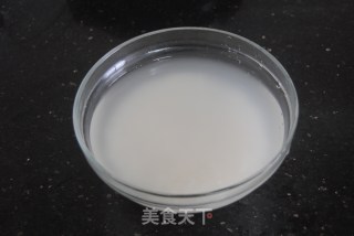 腊肉煲仔饭的做法步骤：1