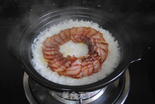 腊肉煲仔饭的做法步骤：7