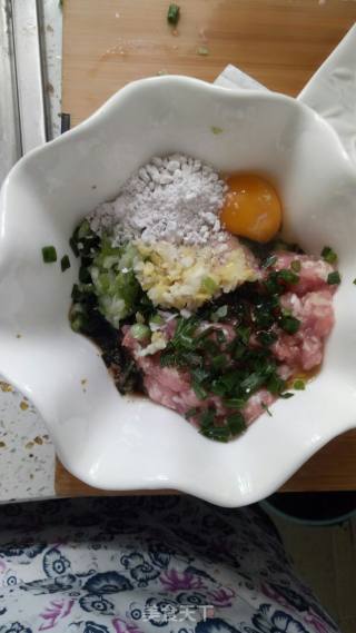 糯米肉丸子的做法步骤：1
