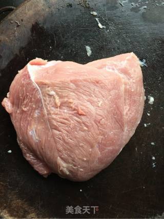 自制猪肉松的做法步骤：1