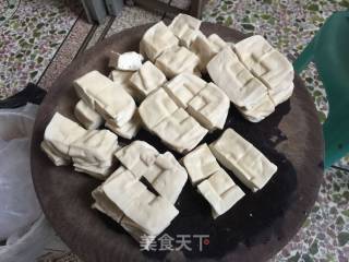 炸普宁豆干的做法步骤：1
