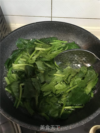蚬子拌菠菜的做法步骤：3