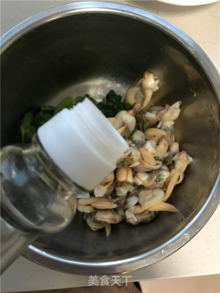 蚬子拌菠菜的做法步骤：5