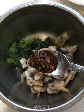 蚬子拌菠菜的做法步骤：6