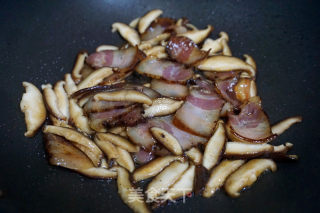 蚕豆炒腊肉的做法步骤：9