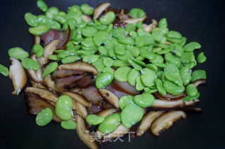 蚕豆炒腊肉的做法步骤：10