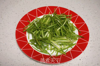 香菜小炒肉的做法步骤：1
