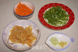 香菜小炒肉的做法步骤：3