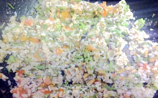 ＃春食野菜香＃香椿炒饭的做法步骤：6