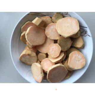香煎红薯饼的做法步骤：1