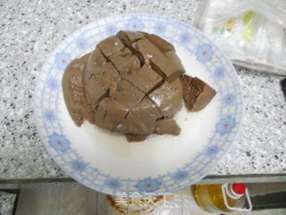 家常菜——韭菜鸭血的做法步骤：2