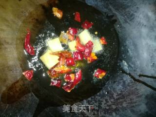 ＃春食野菜香＃香椿炒腊肉的做法步骤：3