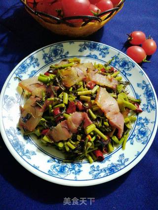 ＃春食野菜香＃香椿炒腊肉的做法步骤：8