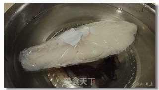 葱椒鱼片的做法步骤：1