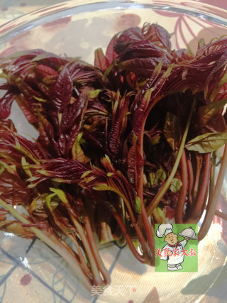 ＃春食野菜香＃春芽炒蛋的做法步骤：1