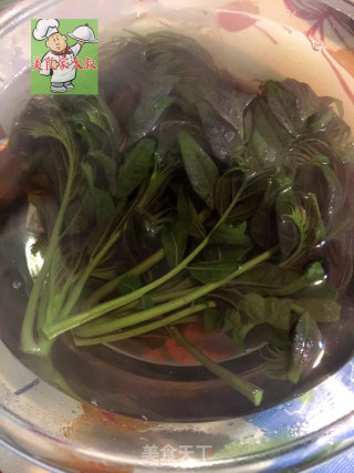 ＃春食野菜香＃春芽炒蛋的做法步骤：2