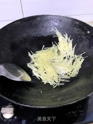 芙蓉蛋和清炒土豆丝的做法步骤：3