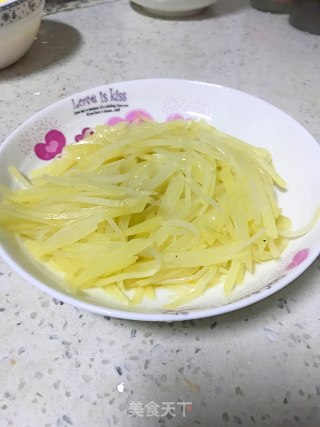 芙蓉蛋和清炒土豆丝的做法步骤：4