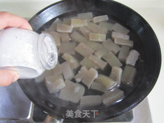 青椒魔芋肉片的做法步骤：2