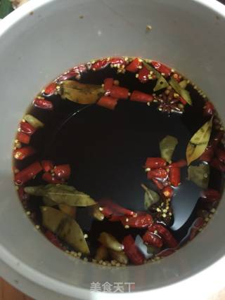 秘制酱汁泡凤爪的做法步骤：1